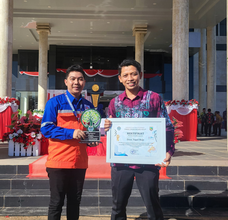 Indocement Tarjun Terima Penghargaan dari Pemda Kabupaten Kotabaru